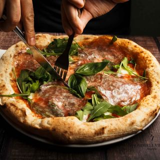 Pizza Salame e Rúcula