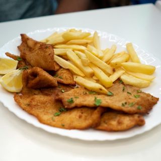 Media Ración De Pechuga Empanada