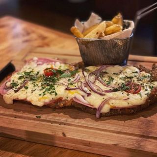 Milanesa Napolitana Clásica Con Patatas