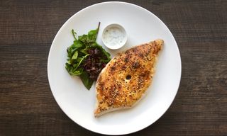 კუბდარი რიბაით და მაწვნის სოუსი