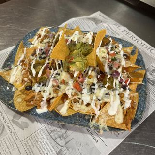 Nachos Especiales El Molcajete Con Carne