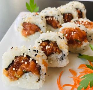 87. Roll De Salmón Crujiente (8 Uds.)