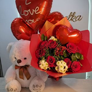 Bukiet róż z dodatkami+miś+3 balonyz helem