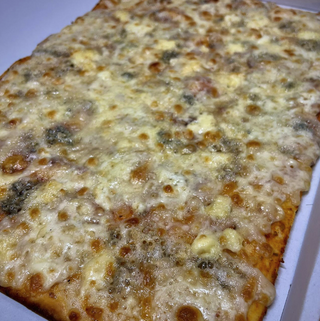 Pizza cuatro quesos  (18x25 cm)