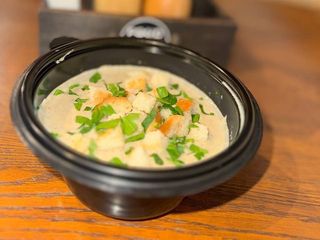 Сирний крем-суп з грибами та сухариками (300.00g)