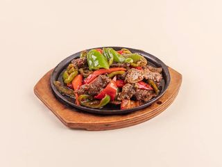 Жаровня из филе телятины с овощами (350 гр.)