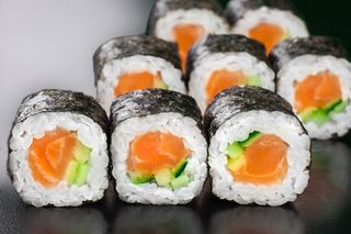 Лосось макі (110г)