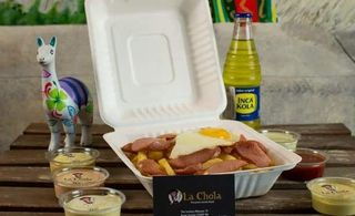 Box salchipapa, uovo e bibita