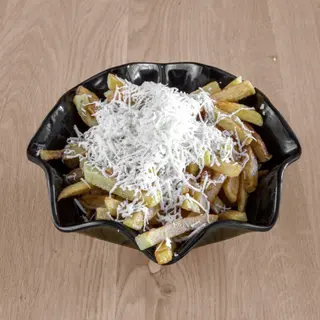 Домашни пържени картофи със сирене (300гр)