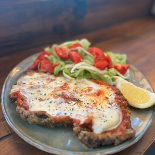 Milanesa con guarnición 