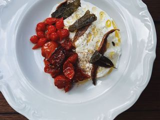 Страчателла, анчоуси, в'ялені томати (150g)