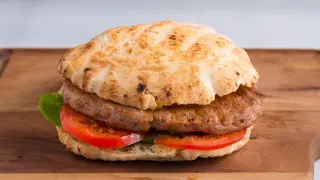 Pljeskavica u lepinji XL