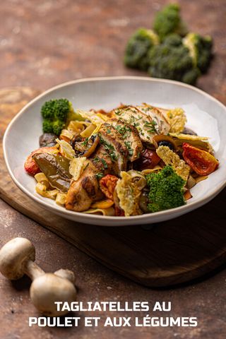 Tagliatelles Au Poulet Et Aux Légumes