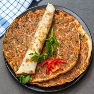 Lahmacun doble mixto con queso