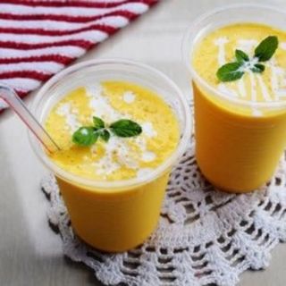 Mango lassi