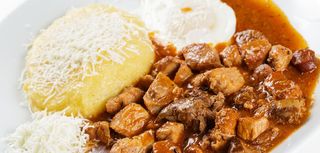 Tochitura moldovenească