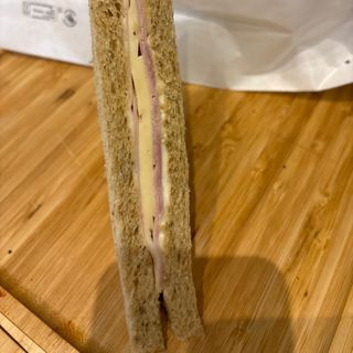 Tramezzino cotto e formaggio