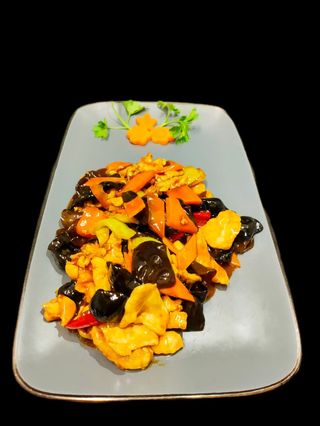 Pui cu urechi de lemn