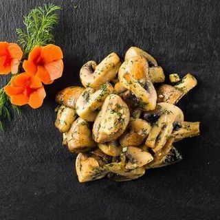 Ciuperci cu usturoi și mărar Q