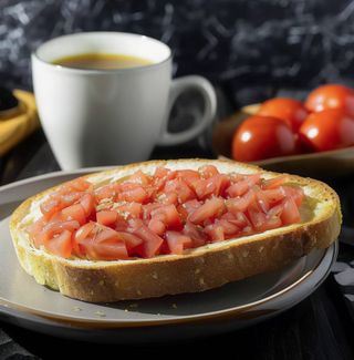 Tostada De Tomate Y Aceite