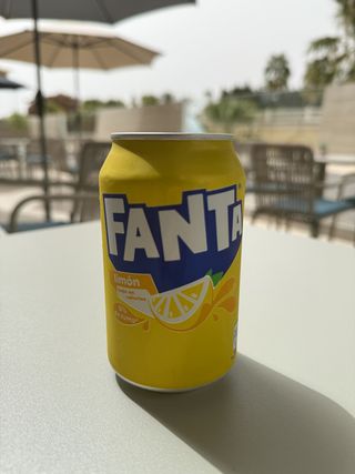 Fanta Limón (330 Ml)