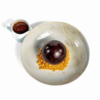 Dôme Chocolat Croustillant, Mousse Vanille Crémeux Passion