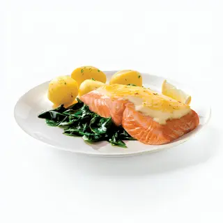 File somon gratinat pe pat de spanac cu cartofi natur
