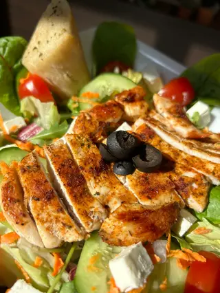 Cesar ensalada con Pollo
