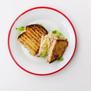 Sandwich de pollo y mayonesa de kimchi