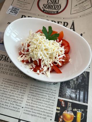 Salată de roşii cu telemea