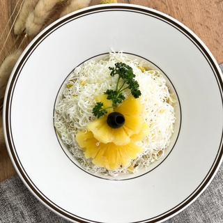 Салат с курицей и с ананасом