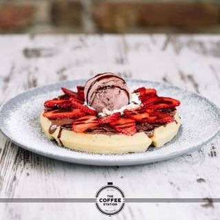 Strawberry pleasure waffle