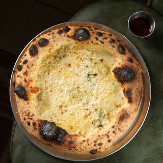 Піца Формаджіо з медом (500г)