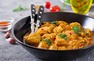 Piletina u curry sosu