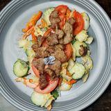 Теплий салат з телятиною