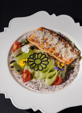 Salmon steak with wild rice 