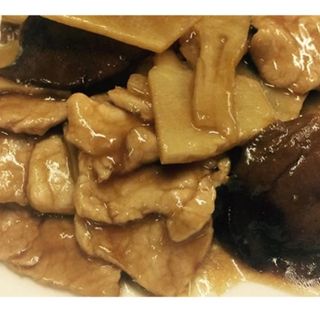 Vitello con funghi e bambù