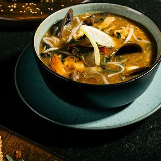 Soupe Aux Fruits De Mer + nem