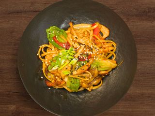 Лапша зі свининою (330g)