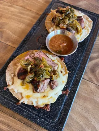 Tacos de Rib Eye a la Brasa (2)