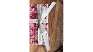 Czekolada biała z malinami