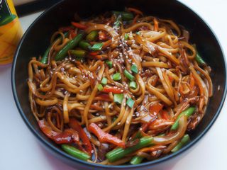 Локшина з овочами (250g)