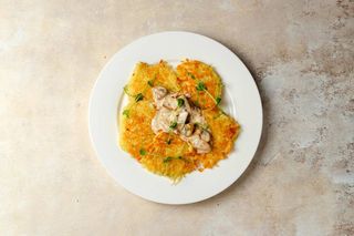 Деруни з грибним соусом (250/150г)
