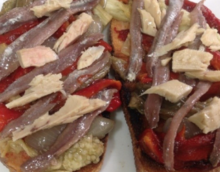 Tostada De Escalivada Con Bonito Y Anchoas