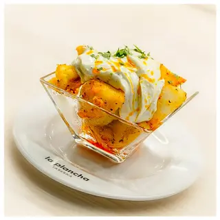 Bravas