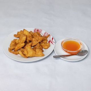 Pollo Crujiente con Salsa Pekín