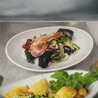 Insalata di mare al profumo dell’orto