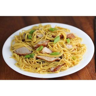 Pork chow main noodles