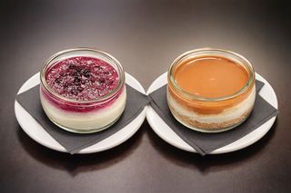 Kolač od sira (karamela ili  šumsko voće)