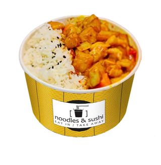 Don buri con pollo e verdure al curry